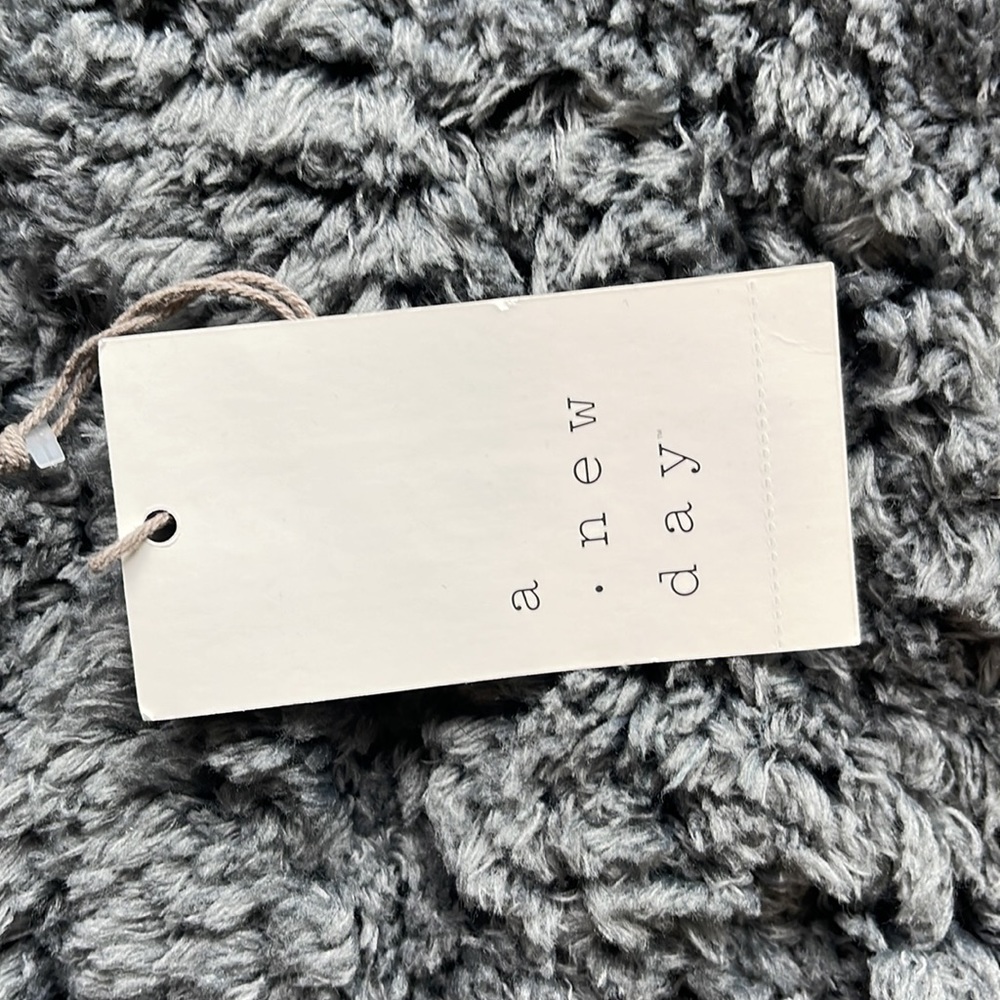 Women’s olive green pleather pants - Picture 3 of 3